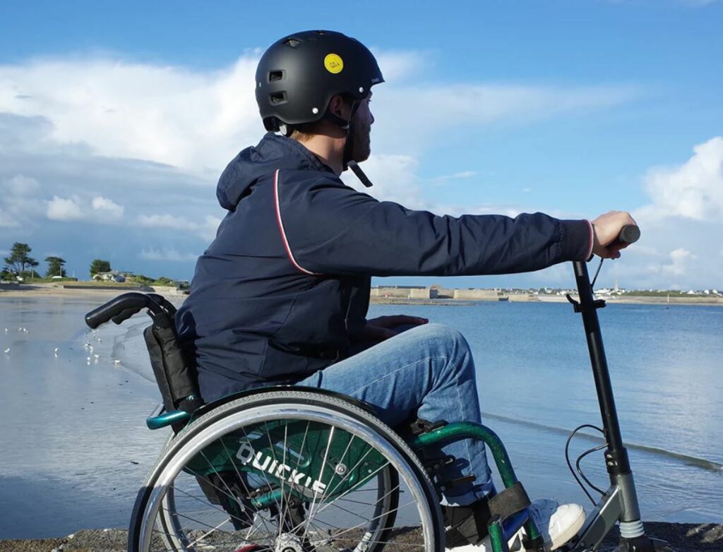 kit trottinette pour électrifier son fauteuil roulant 